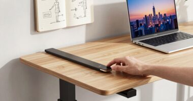 selecting the right standing desk