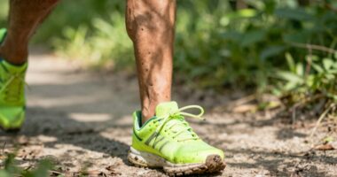 lack of intensity variation
